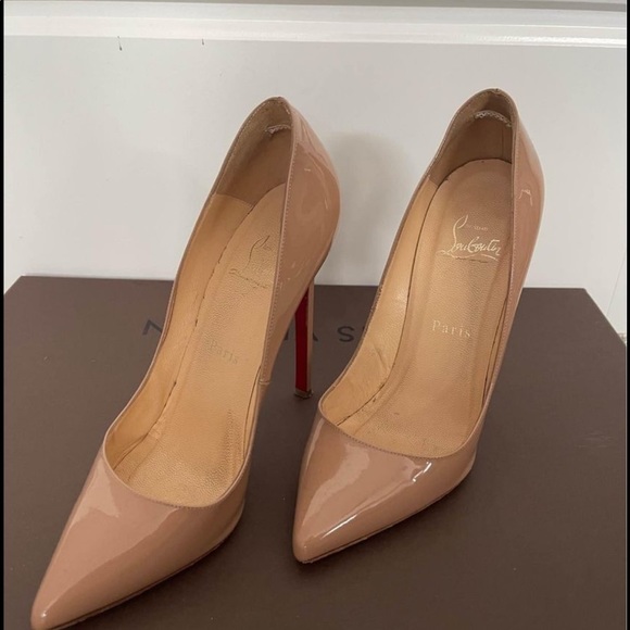 So Kate / Authentic
In good condition
Used *no box *no dust bag
Size 36 1/2 - Picture 2 of 4